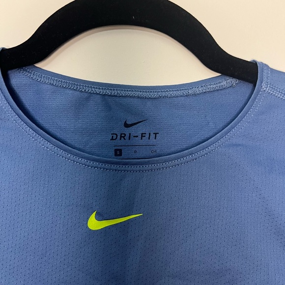 Blue Nike Dry-Fit T-shirt - Picture 3 of 3